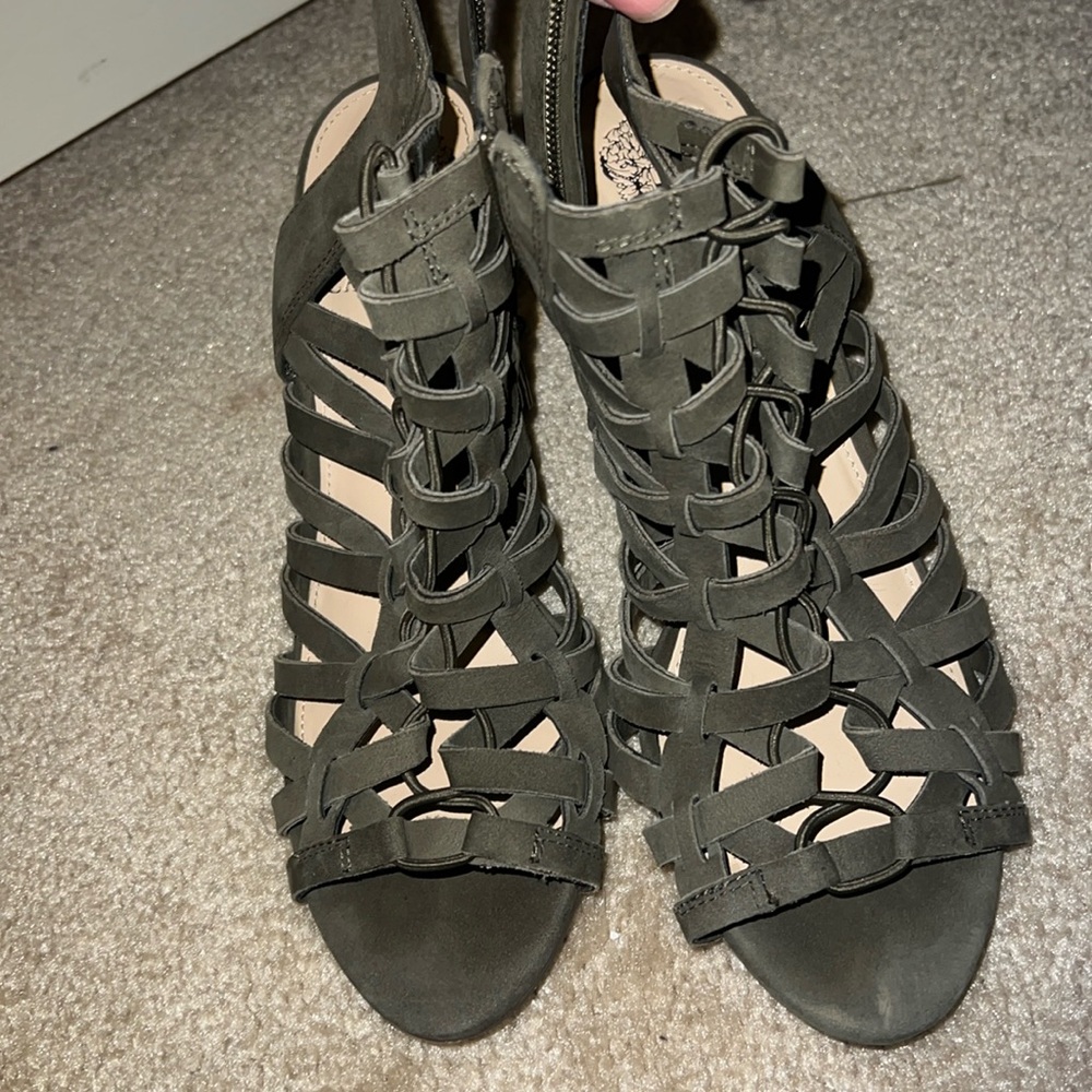Green Vince Camuto healed sandals